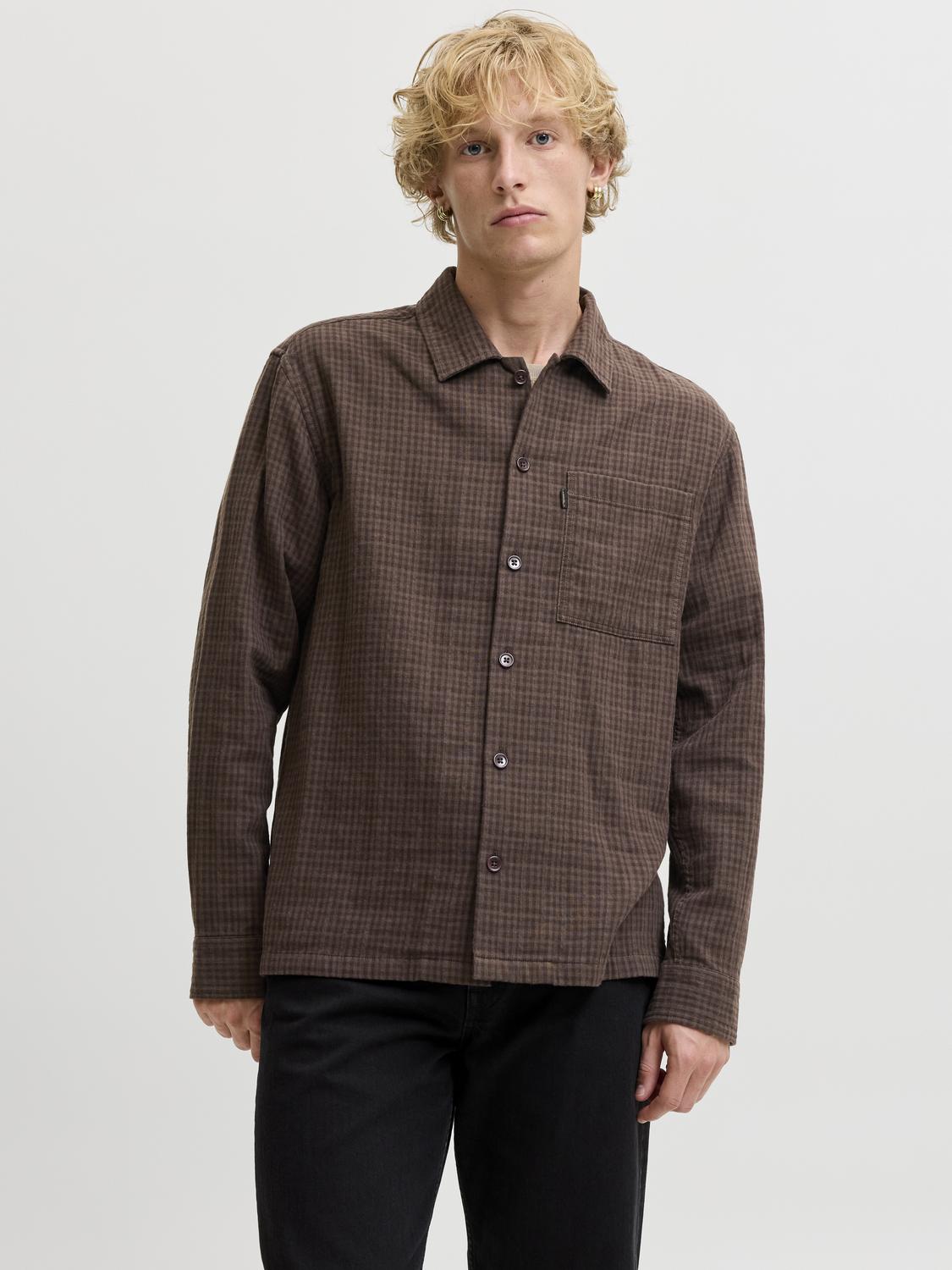 model_shot-front